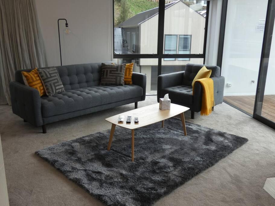 Remarkable, Cozy 3 Bedroom, 2 Bathroom Townhouse Κουίνσταουν Εξωτερικό φωτογραφία