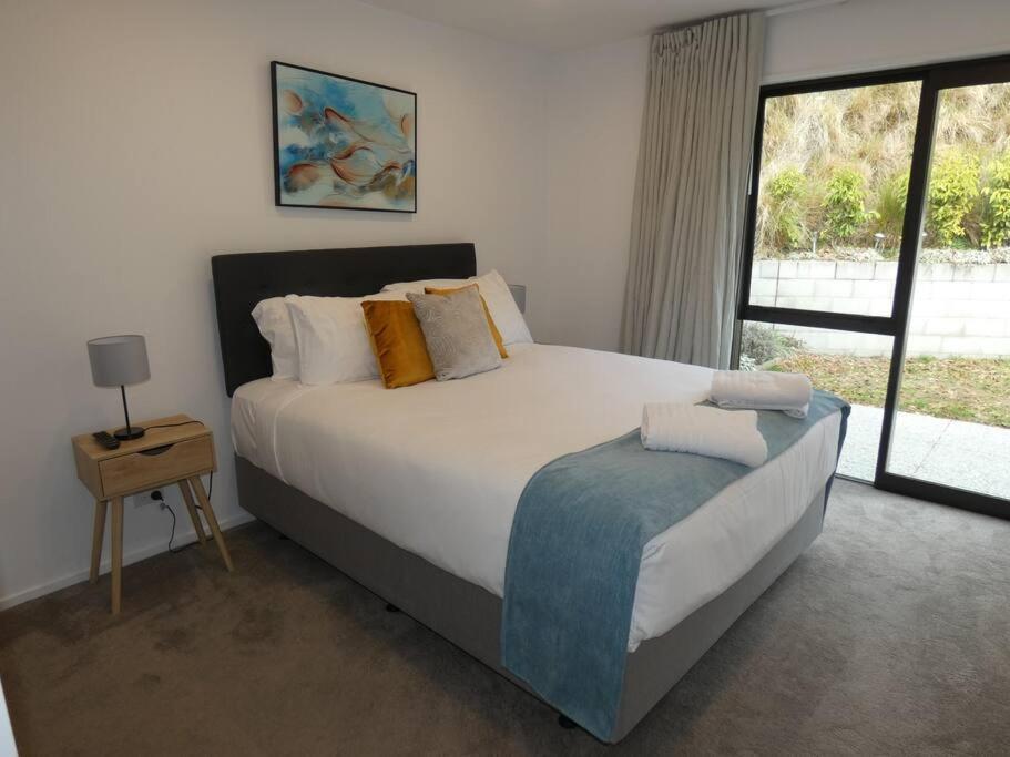 Remarkable, Cozy 3 Bedroom, 2 Bathroom Townhouse Κουίνσταουν Εξωτερικό φωτογραφία